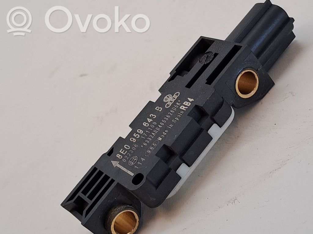 Senzor   8E0959643B