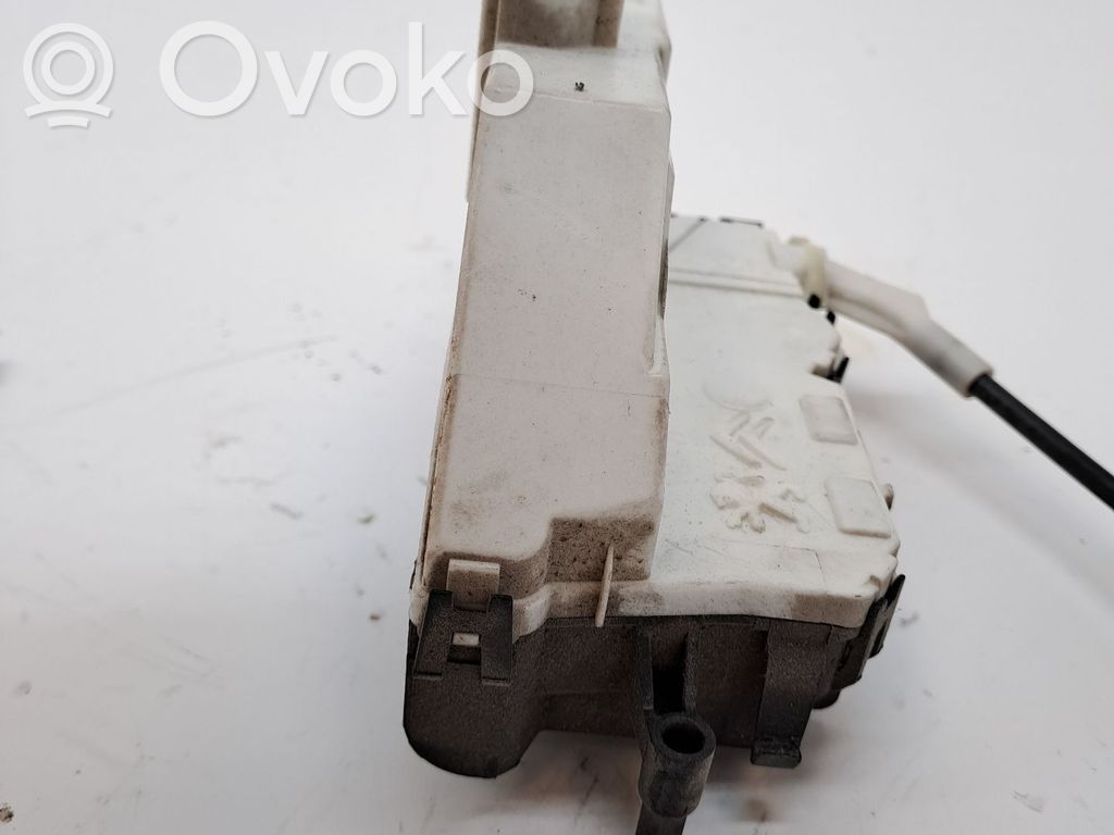 Liukuoven lukko   9137N8,98120933XT