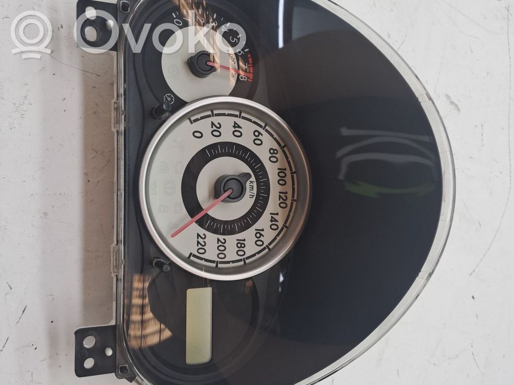 Spidometrs (instrumentu panelī)   DF7155446