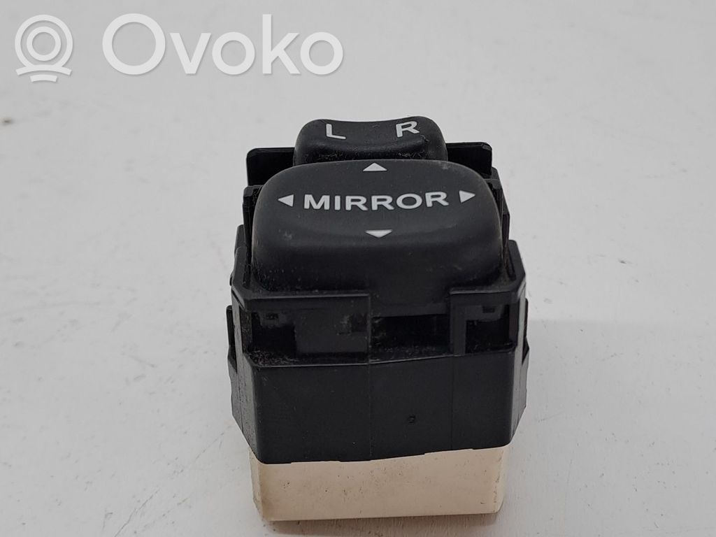 Interruptor del espejo lateral   848700F010