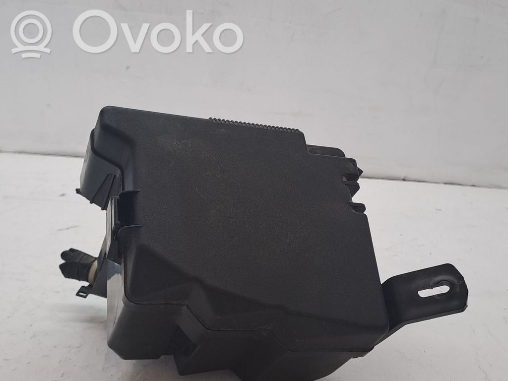 Mazda 2 Ramka / Moduł bezpieczników 