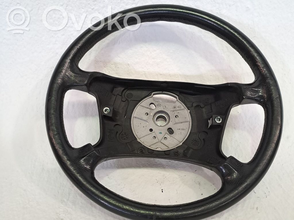 Volant   32341095633