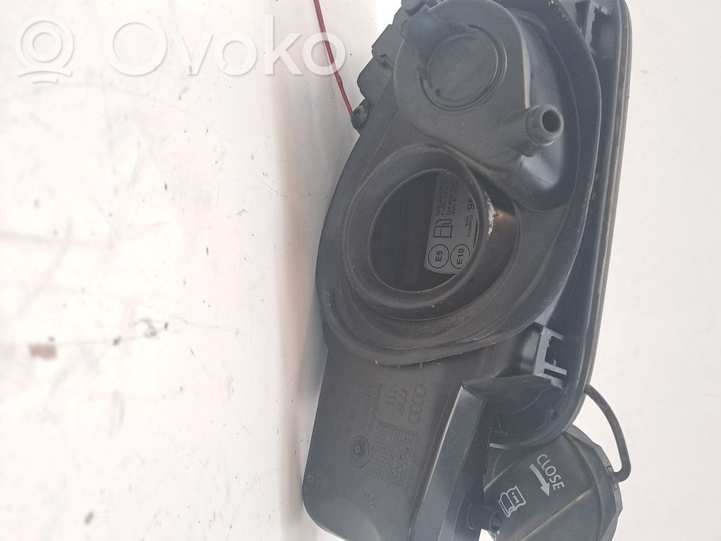 Klapka wlewu paliwa   8V4809906K,8V4809907CGRU