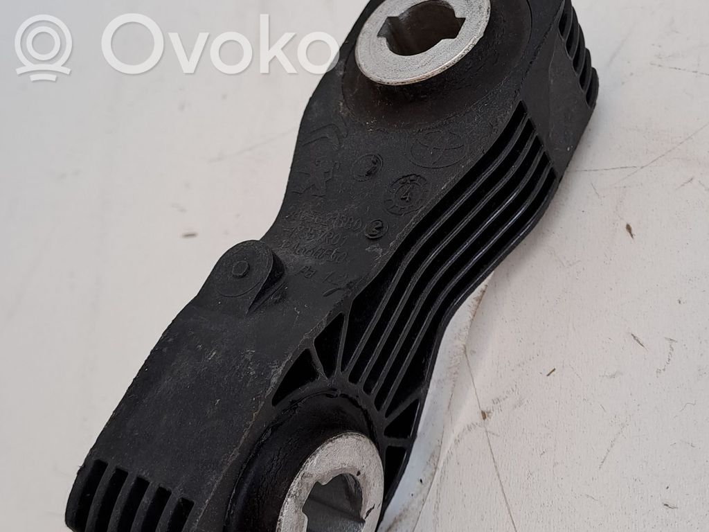 Moottorin kiinnikekorvake   9805621380