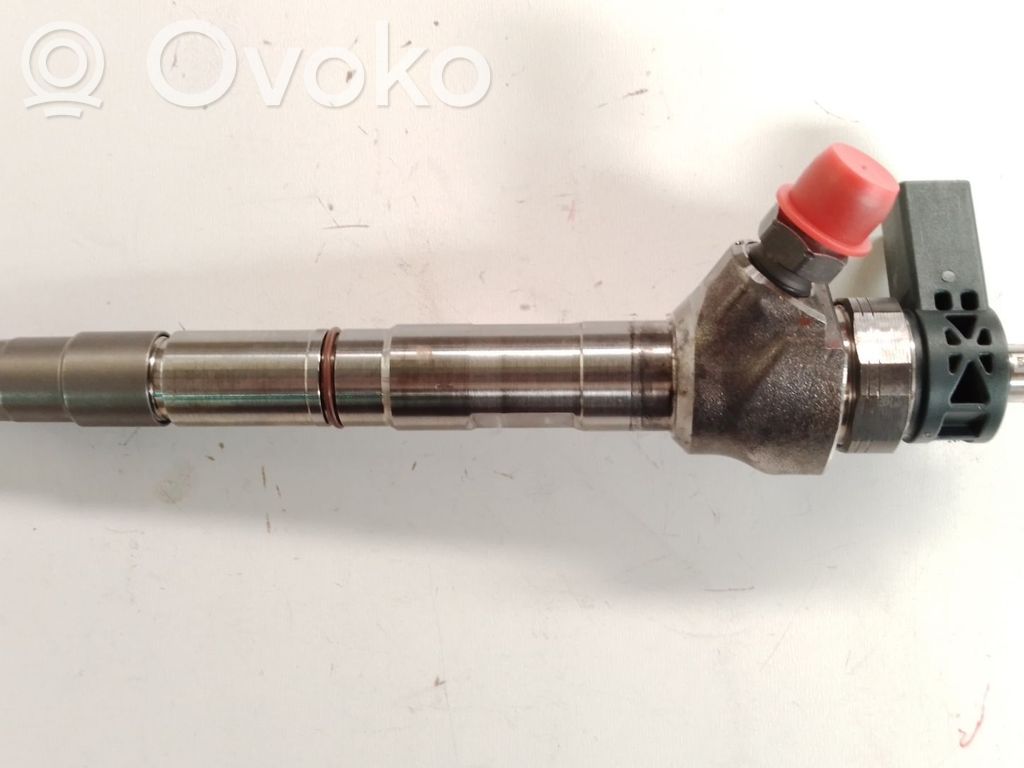 Volkswagen PASSAT B7 Iniettore 