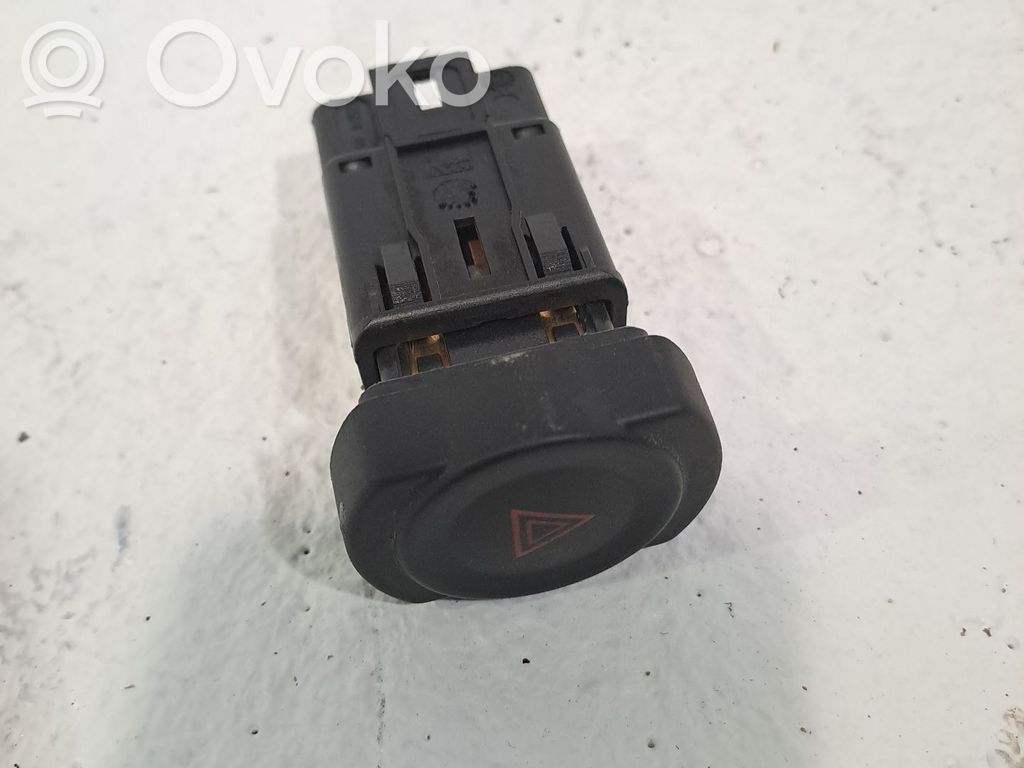 Botón interruptor de luz de peligro   8200602232
