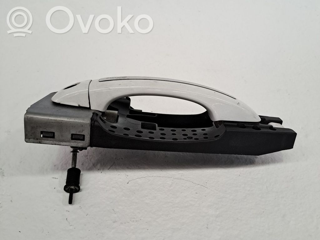 Manecilla externa puerta delantera   8T1837885B