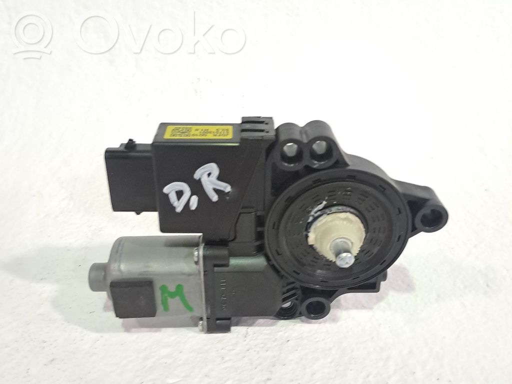 Silnik regulatora szyby drzwi przednich   82460A2010