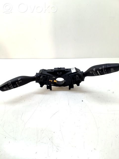 Hyundai i30 Boutons / interrupteurs volant 