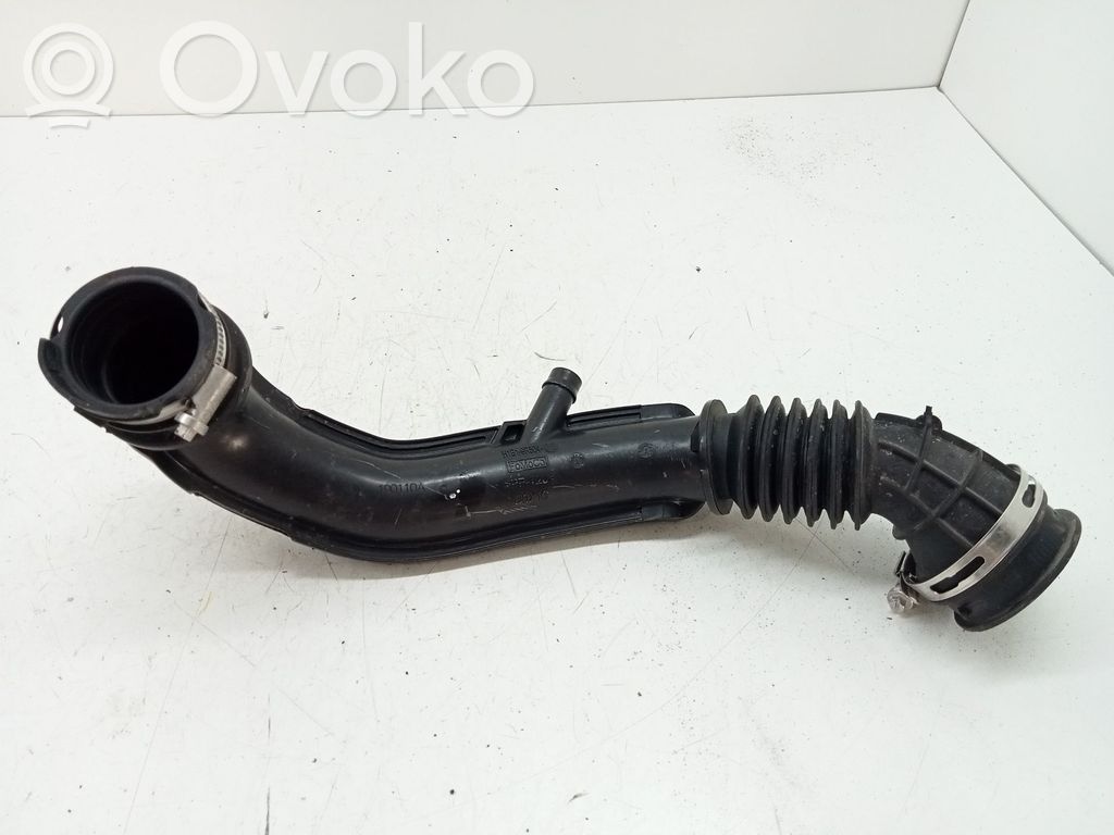 Ford Fiesta Turboahtimen ilmanoton letku 