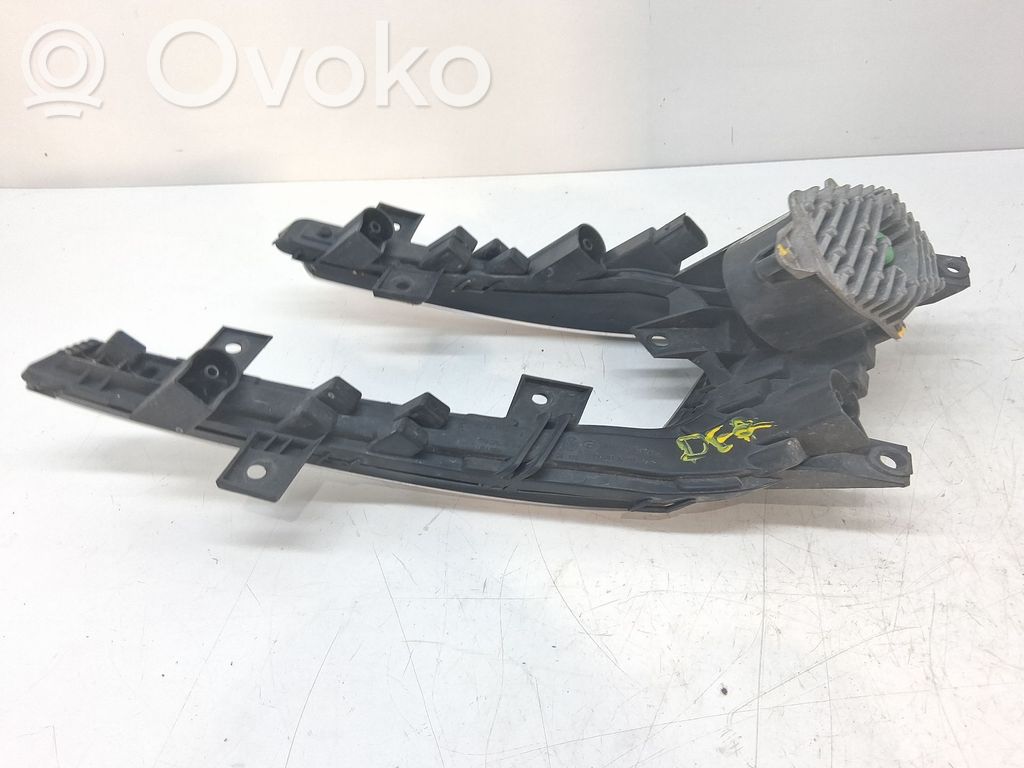 Volkswagen Golf VII Proiector lumini zi LED 