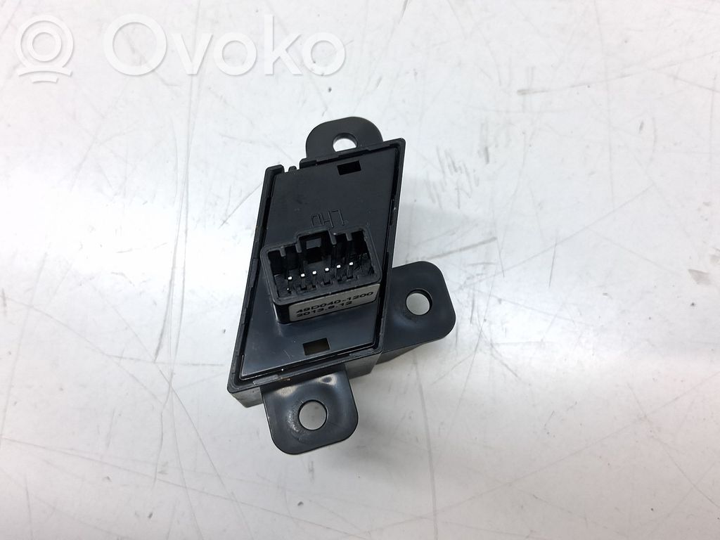 Boutons / interrupteurs volant   93796A2000WK