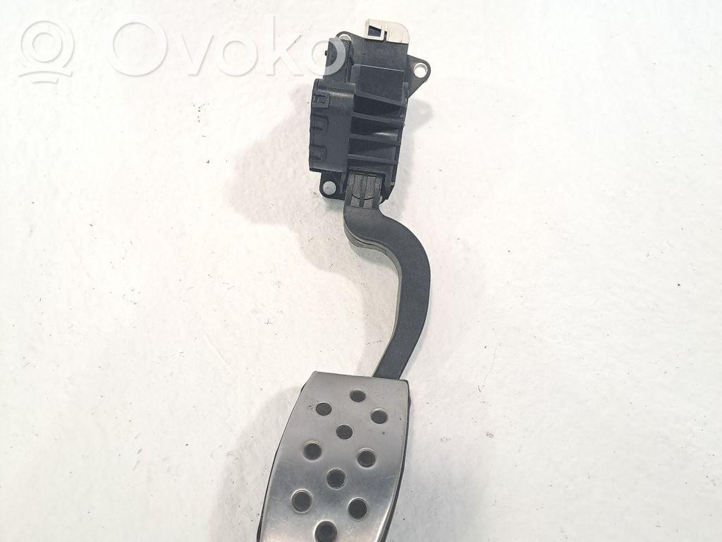 Pedal del acelerador   13305804