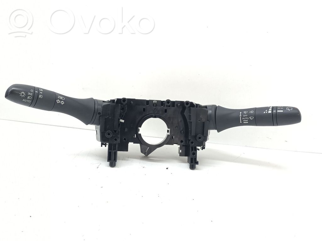 Nissan Qashqai Butoane/comutatoare pe volan