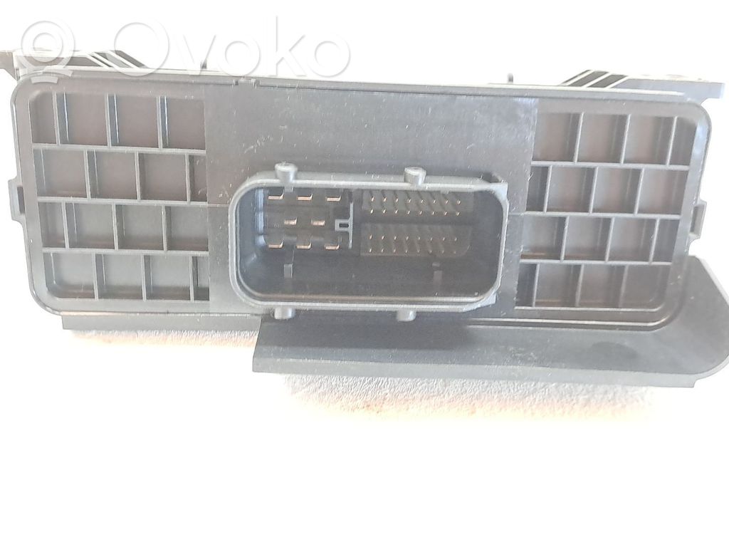 Unidad de control/módulo de carrocería central   4F0907280B