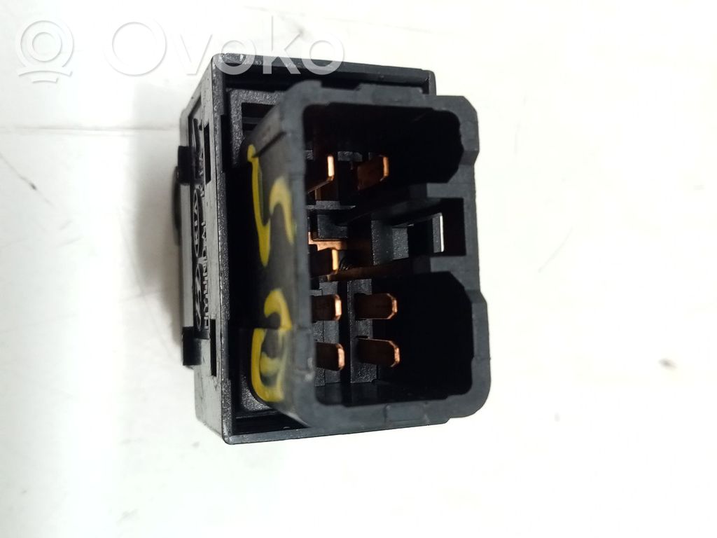 Comutator comandă geamuri electrice   935753E0108Y