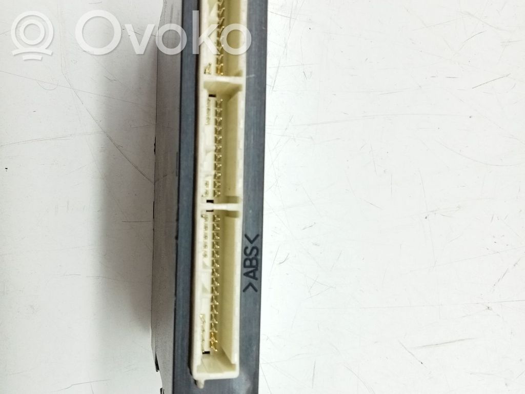Toyota Yaris Modul de control caroserie central 