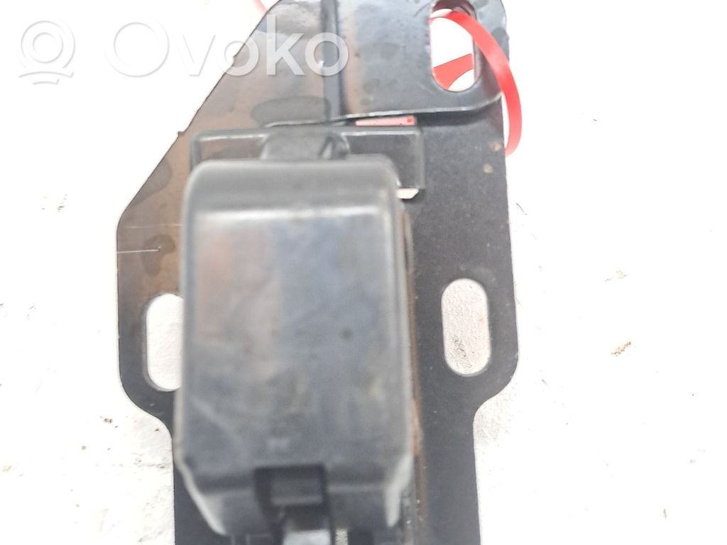 Tailgate lock latch   9808571580