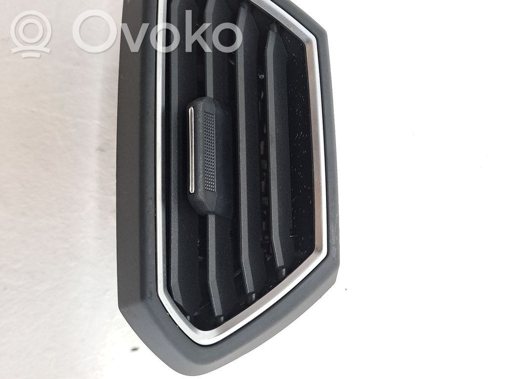 Seat Leon IV Kojelaudan tuuletussuuttimen suojalista 