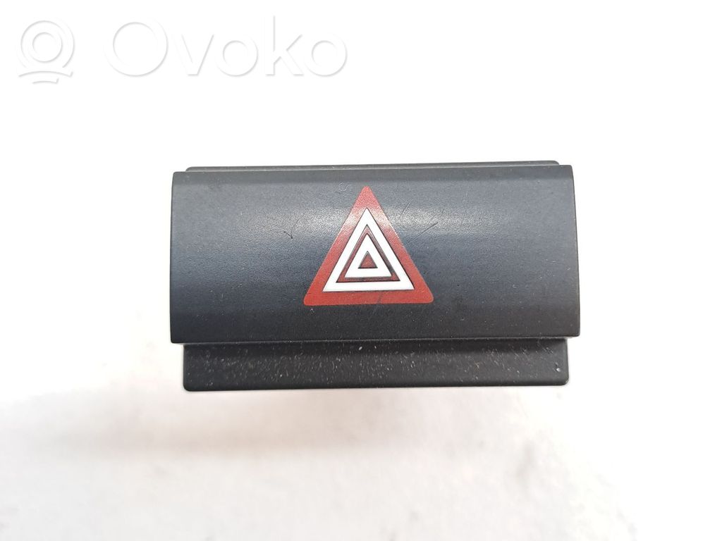 Toyota ProAce City Botón interruptor de luz de peligro 