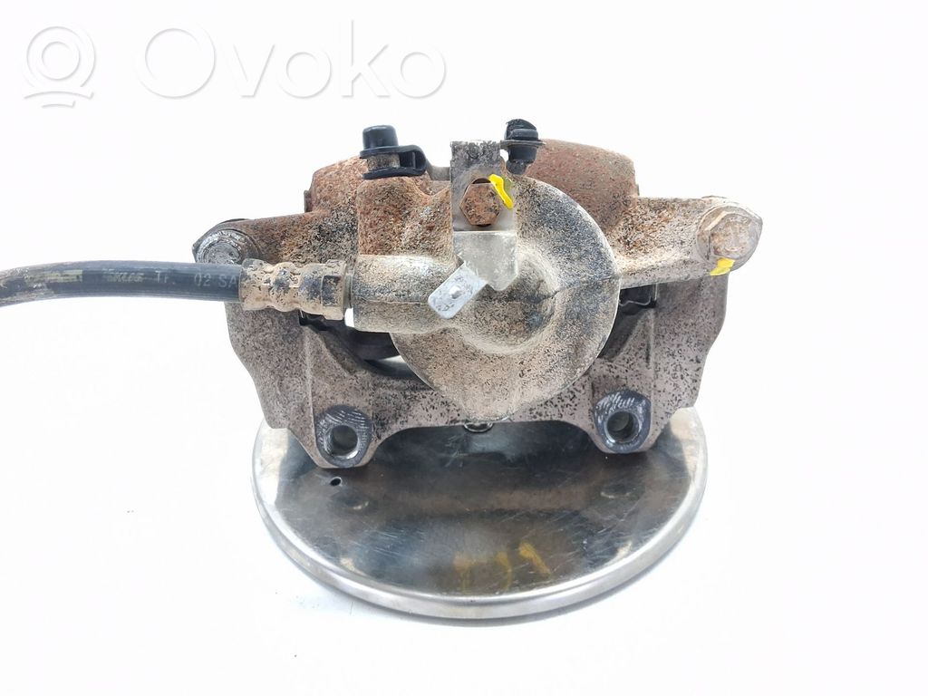 Front brake caliper   4401P6