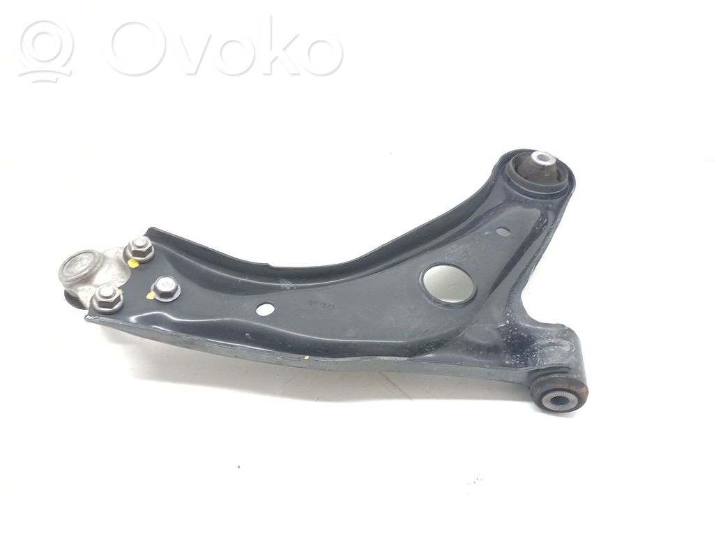 Toyota Yaris Basculă inferioară față 