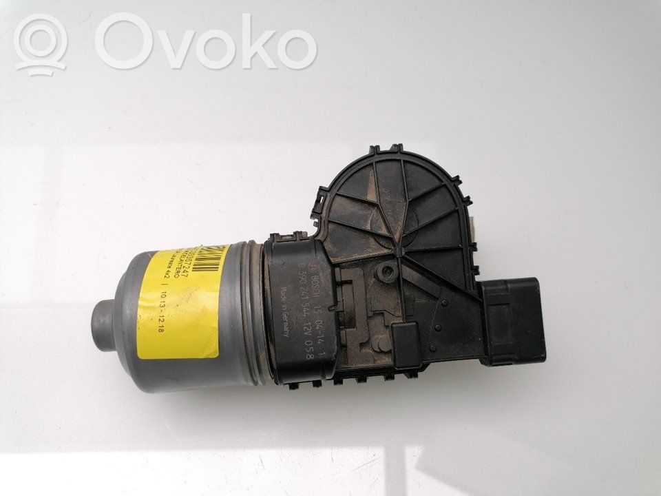 Ajovalonpyyhkimen moottori   0390241544