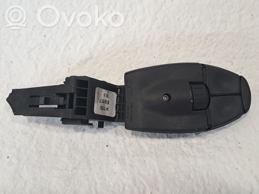 Boutons / interrupteurs volant   6242Z6,96538207XT