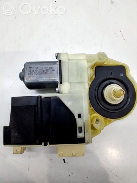 Motor del regulador de la ventanilla de la puerta delantera   9222AQ