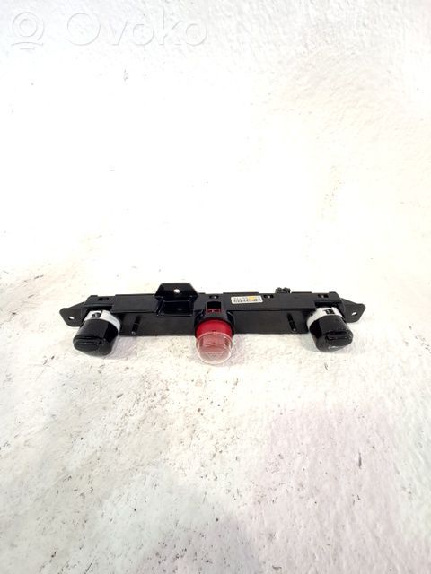 Comutator lumini pericol   735451107