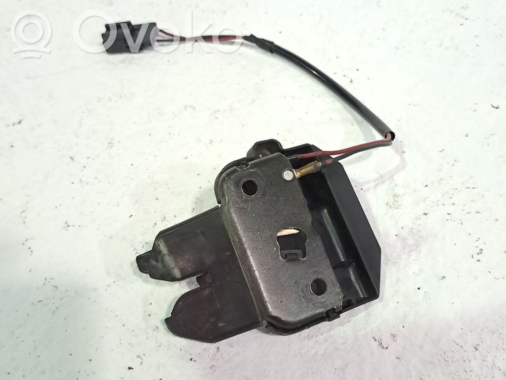 Nissan Primera Zamek klapy tylnej bagażnika 