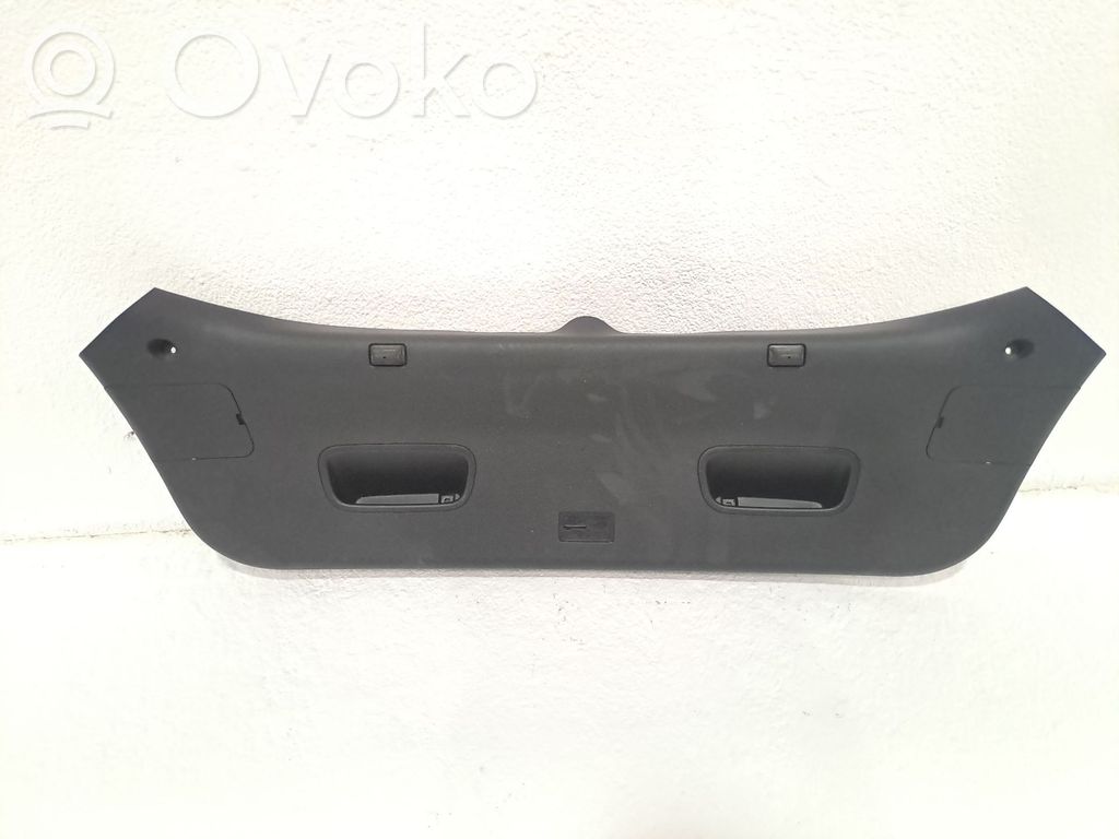 KIA Ceed Boczek / Tapicerka / bagażnika 