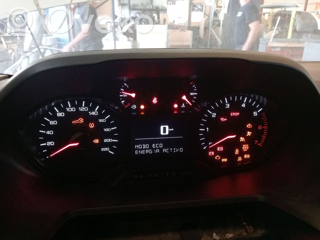 Geschwindigkeitsmesser Cockpit   9838094680