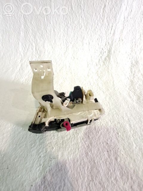 Cerradura de puerta trasera   68068357AB