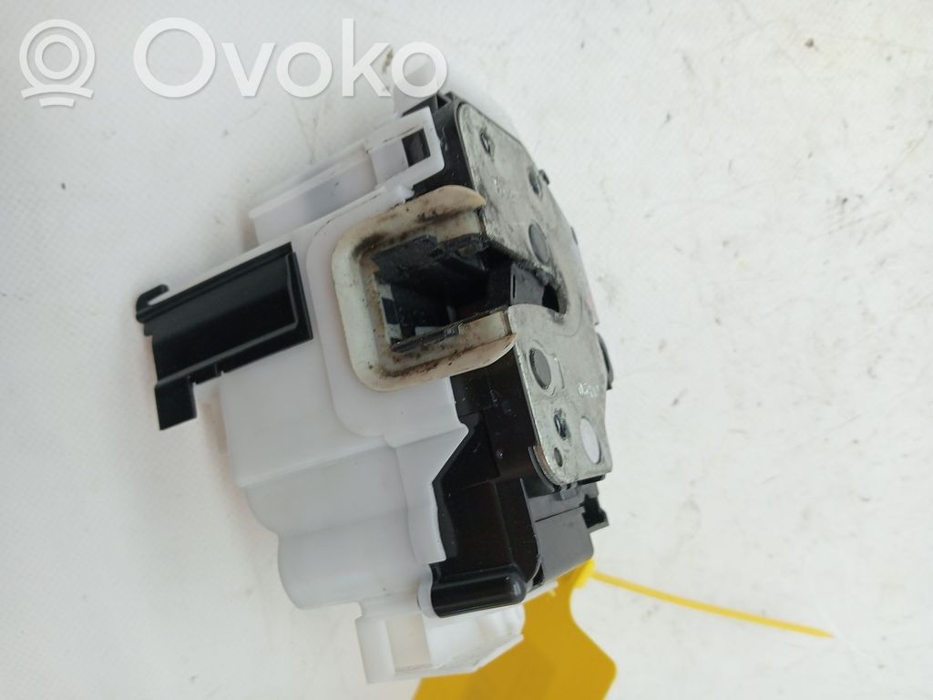Fiat Fiorino Zamek drzwi przednich 