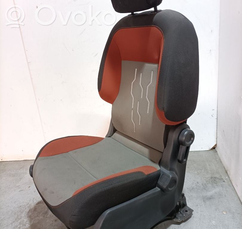 Peugeot Partner Fotel przedni kierowcy 