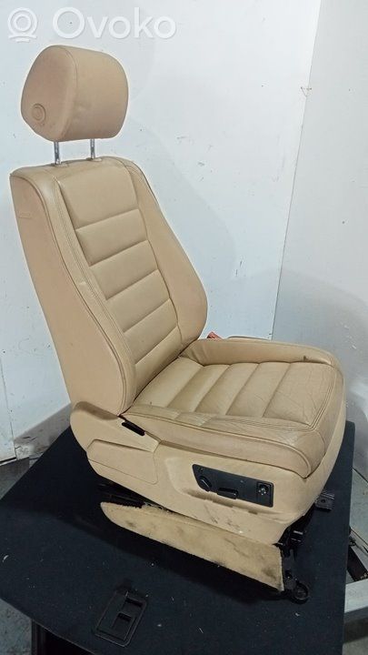 Volkswagen Touareg I Fotel przedni pasażera 