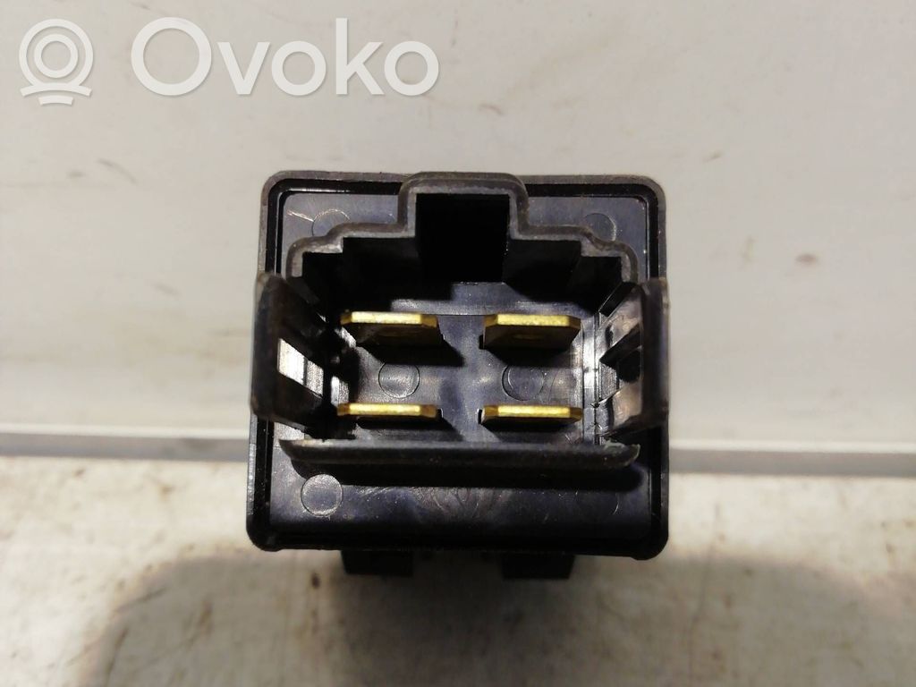Altri relè   MB818524,MB818524