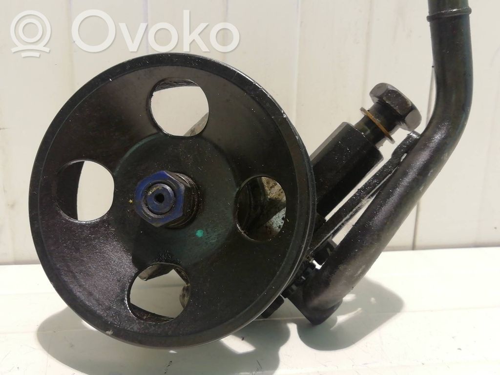 Ohjaustehostimen pumppu   YST11,YST11
