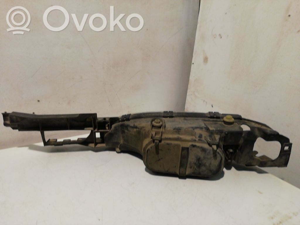 Ford Mondeo MK II Phare frontale 