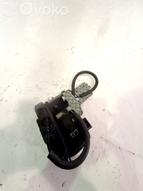 Cerradura de puerta delantera   813103U000