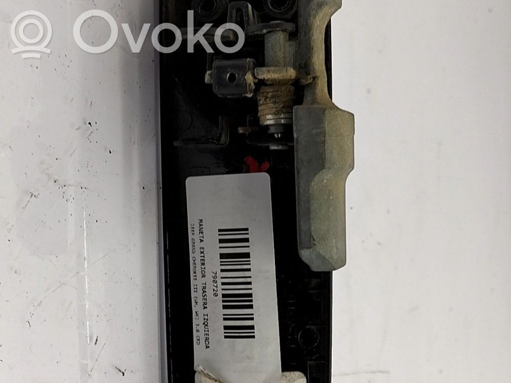 Manecilla externa puerta trasera   5HS57AXRAI