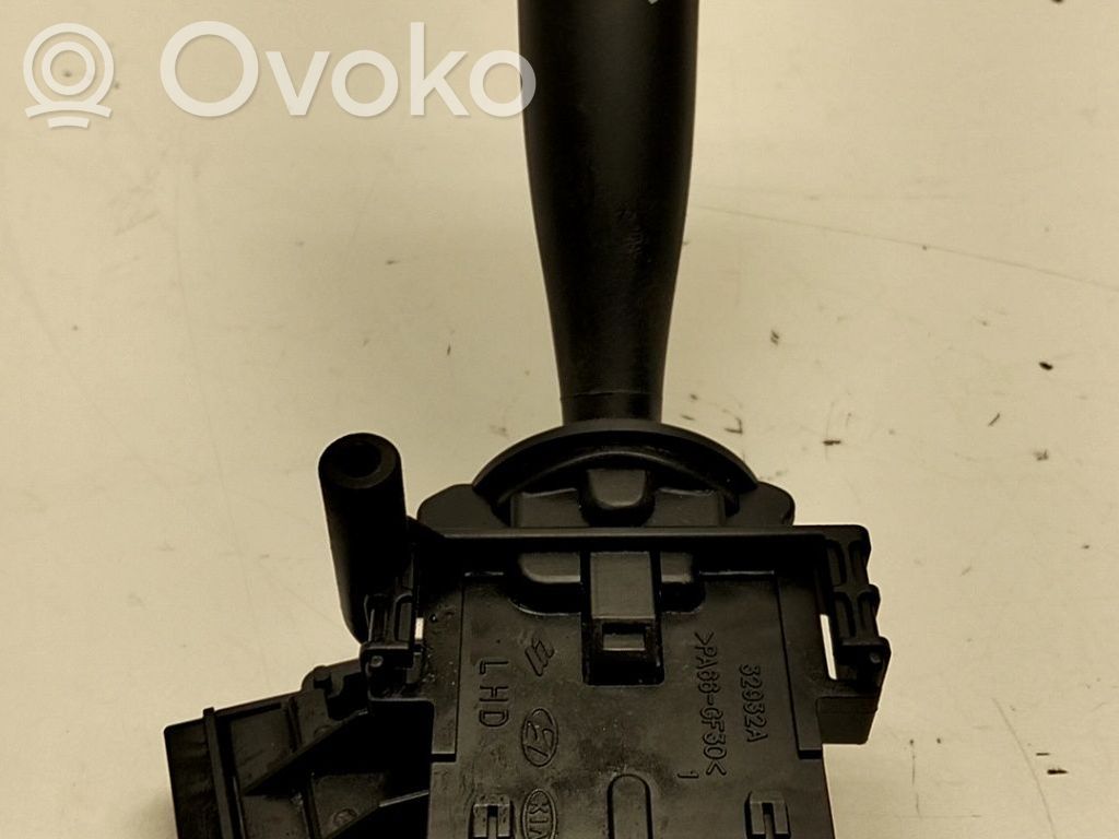 Light switch   934101C200