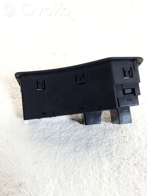 Boutons / interrupteurs volant   937003U120WK
