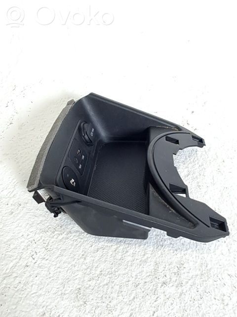 Mechero del coche   846313U010