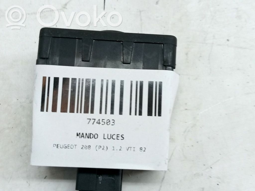 Peugeot 208 II Interruptor de luz 