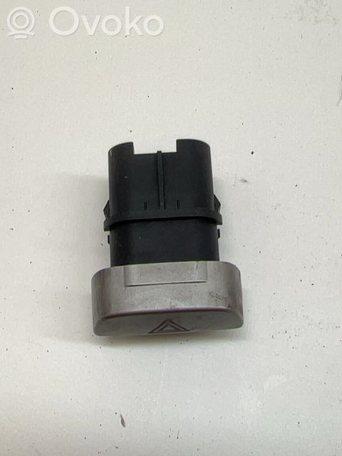 Botón interruptor de luz de peligro   1556970,8M5T13A350AB