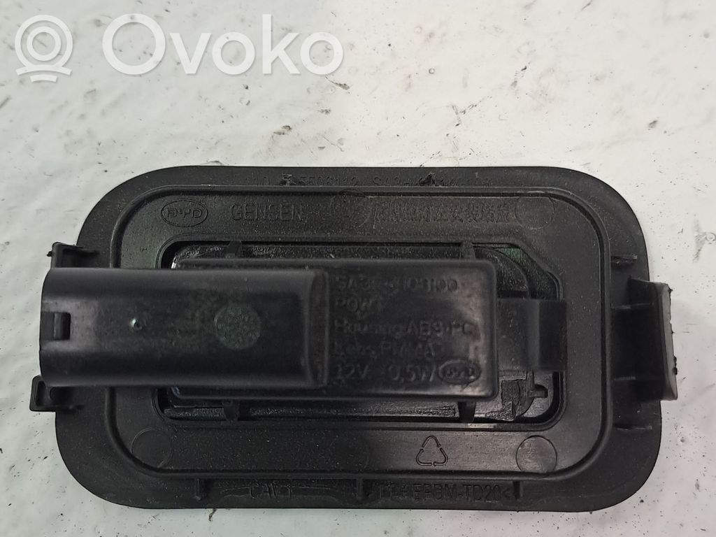 BYD Seal U Luce targa 