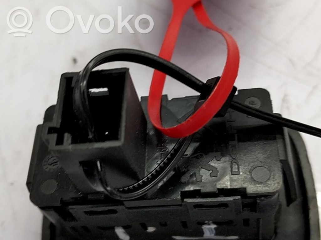 Interruptor del elevalunas eléctrico   6490PZ