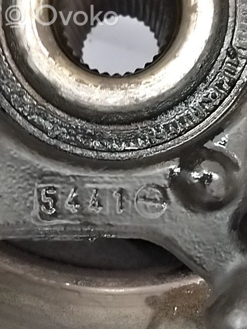 Fusée d'essieu de moyeu de la roue avant   BK213K186AF,2350086